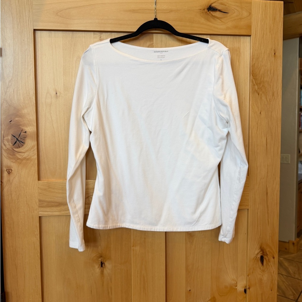 Banana Republic Factory Soft Stretch Boatneck T-Shirt
Size L, Cream/Ivory
